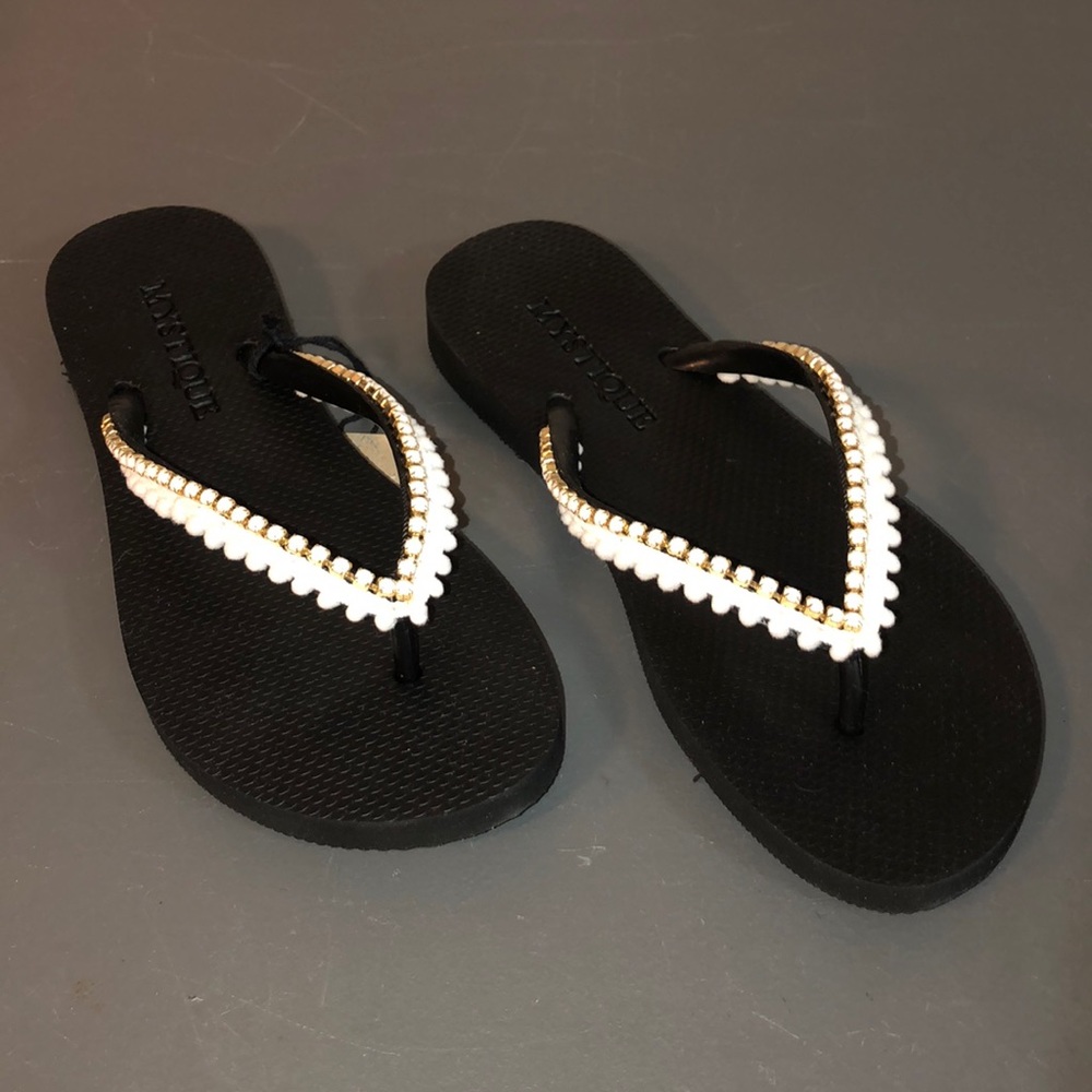 Mystique sandals / flip flops 👡